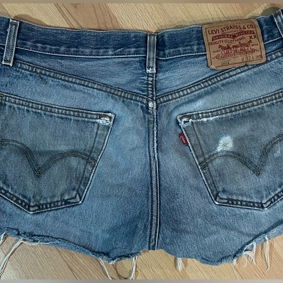 Vintage Levi 501 Denim Shorts - Picture 5 of 5